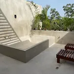 Jungle Penthouse W Private Rooftop, Ac And Wifi